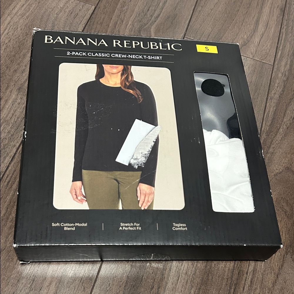 Banana Republic Black and White Crew-Neck T-Shirt Set